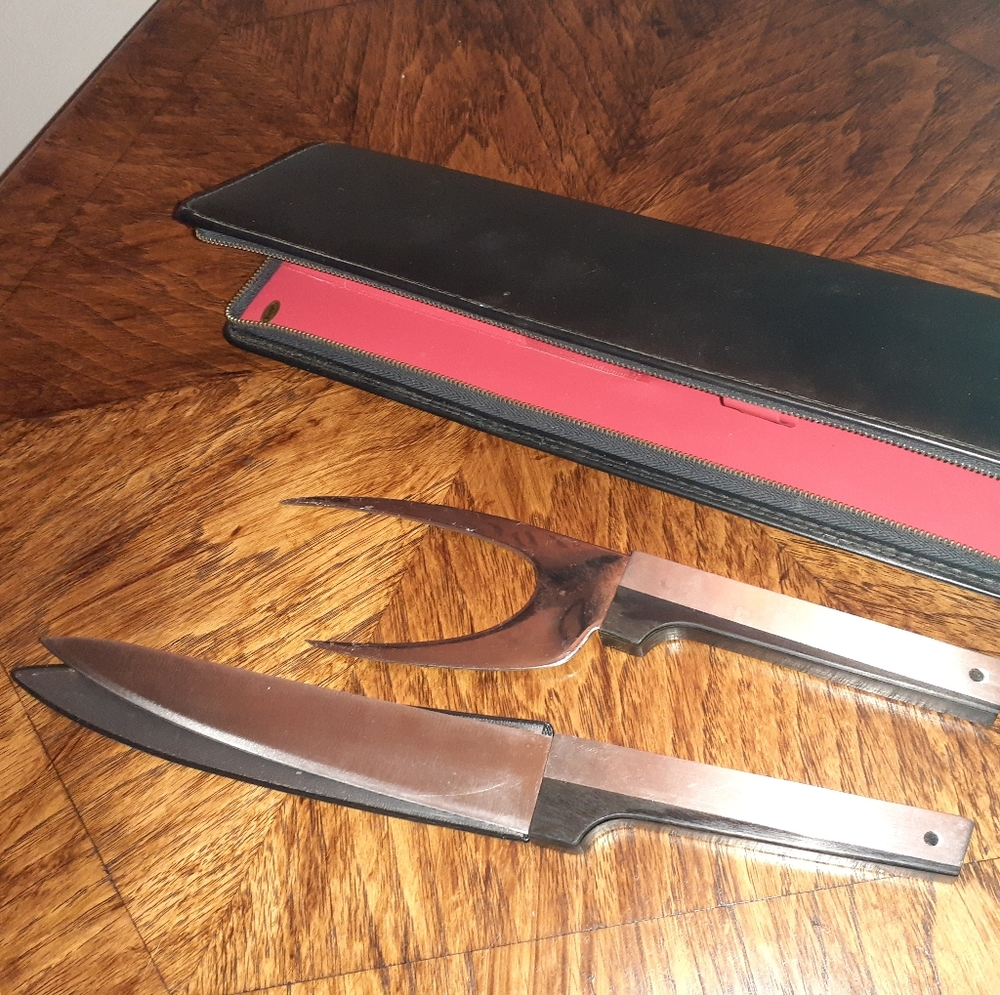 Vintage Vernco carving set